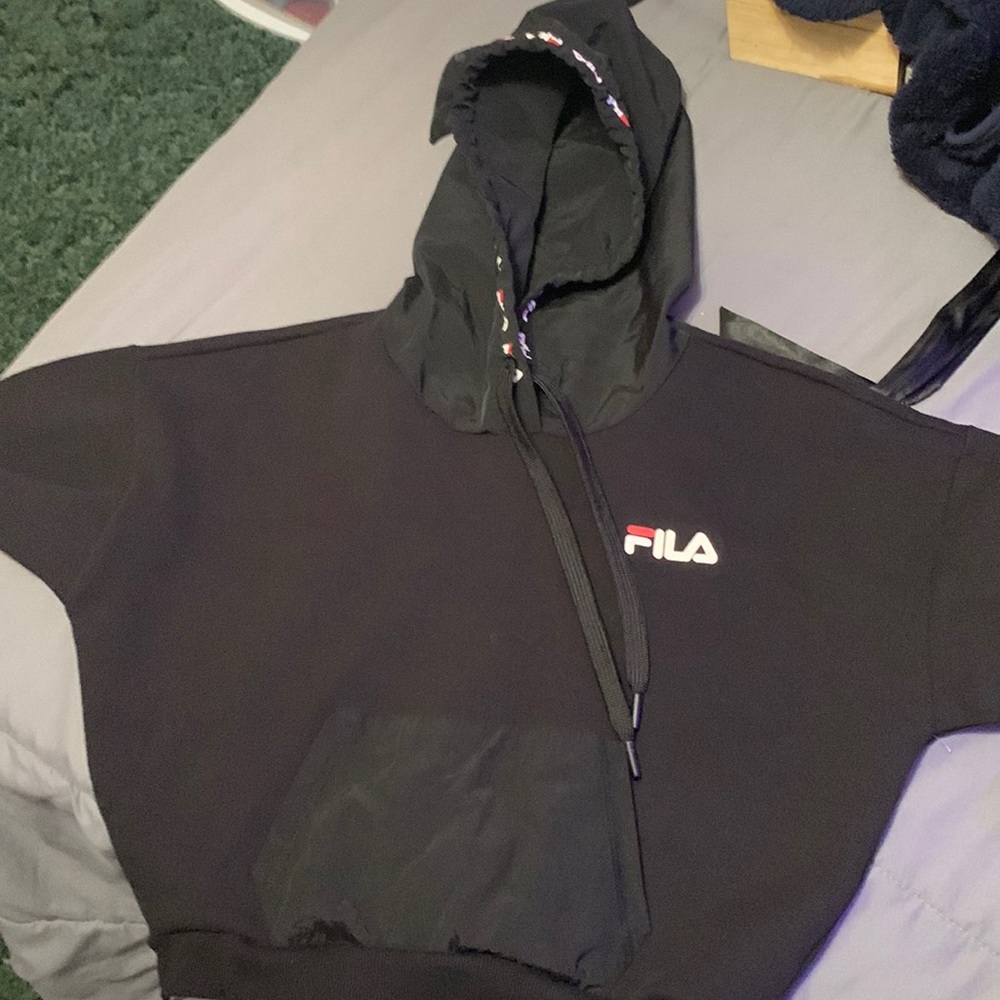 Fila cropped hoodie ,brand new never worn .!